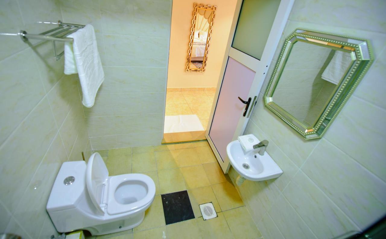Deuts Four Seasons Hotel ナイロビ エクステリア 写真